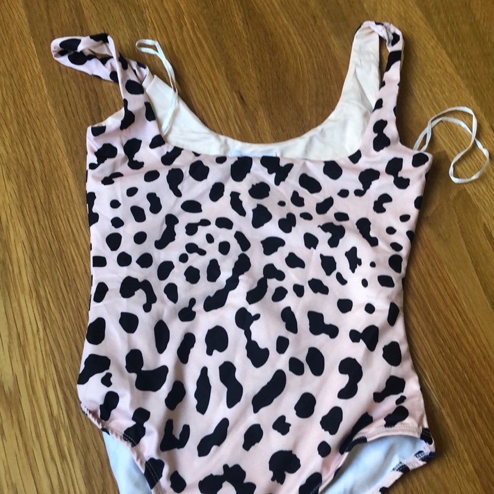 Princess Polly the anafi leopard bodysuit